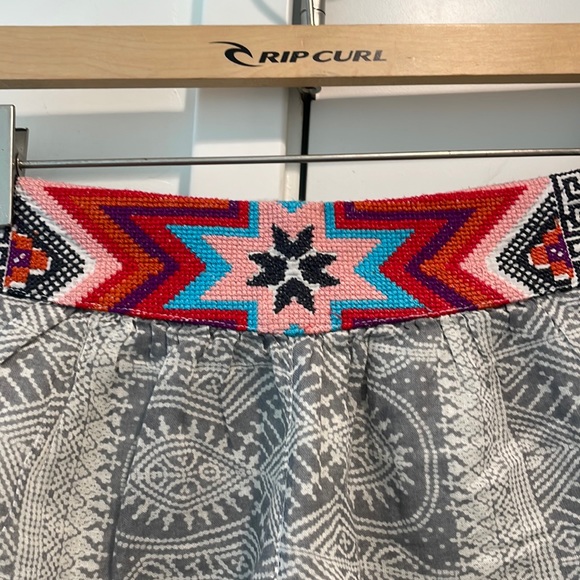 XS Embroidered Rip Curl Beach Shorts - Picture 2 of 8
